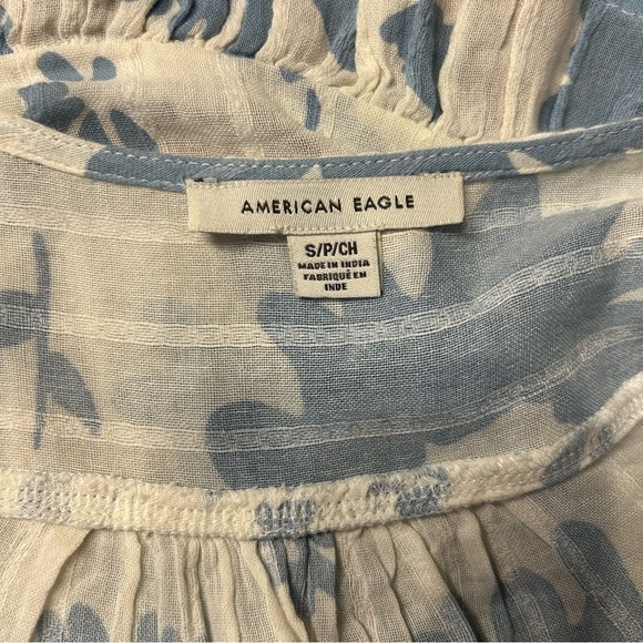American Eagle Blue and White Floral V Neck Tie Front Crop Top, Size Small - Picture 7 of 11